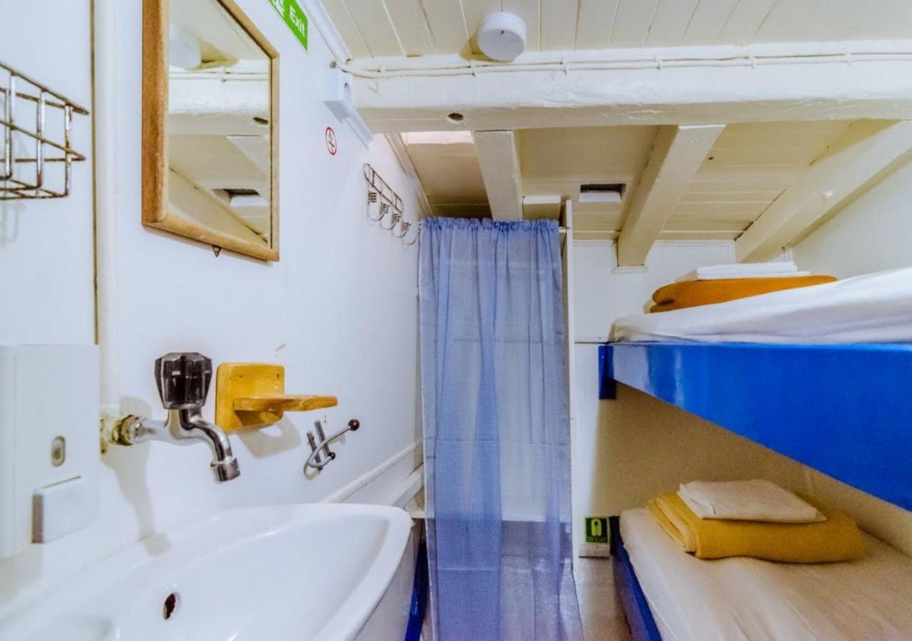 Rhythm Floating Hostel - Задар Екстериор снимка