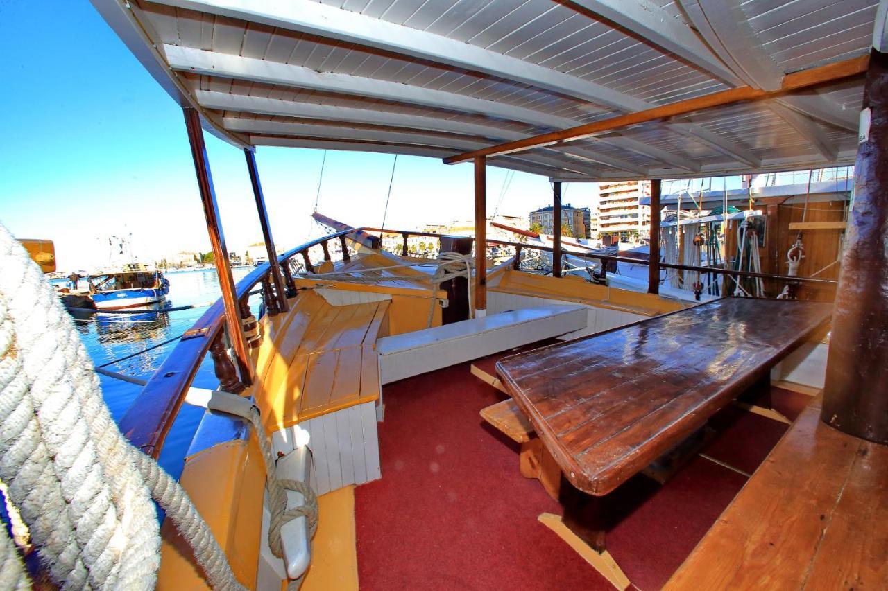 Rhythm Floating Hostel - Задар Екстериор снимка