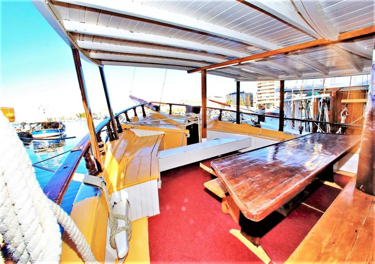 Rhythm Floating Hostel - Задар Екстериор снимка